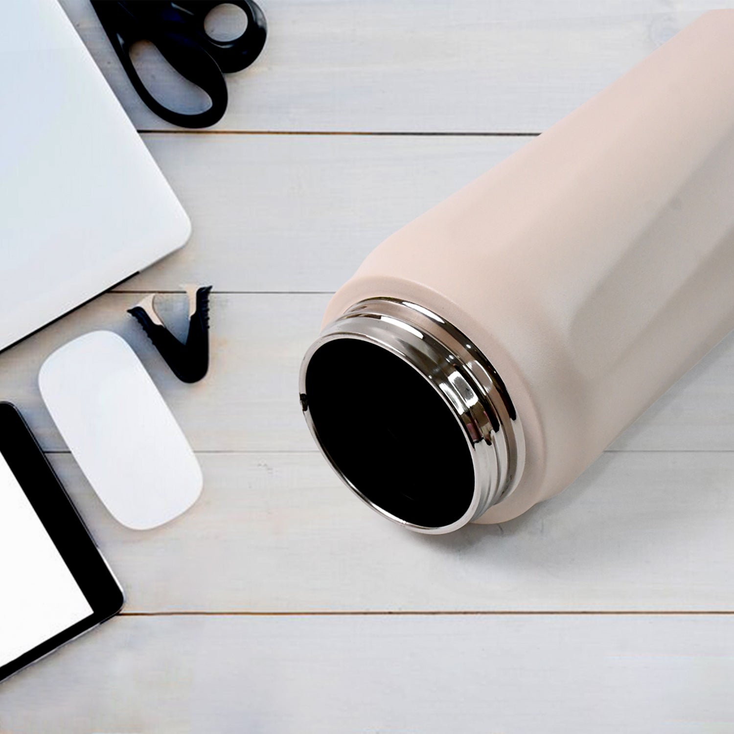 Stainless Steel Insulated Vacuum Bottle (680ml Approx) Stainless Steel Insulated Vacuum Bottle (680ml Approx)